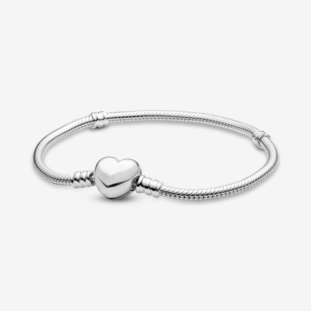 The Royal Heart – Heart Clasp Snake Chain Bracelet